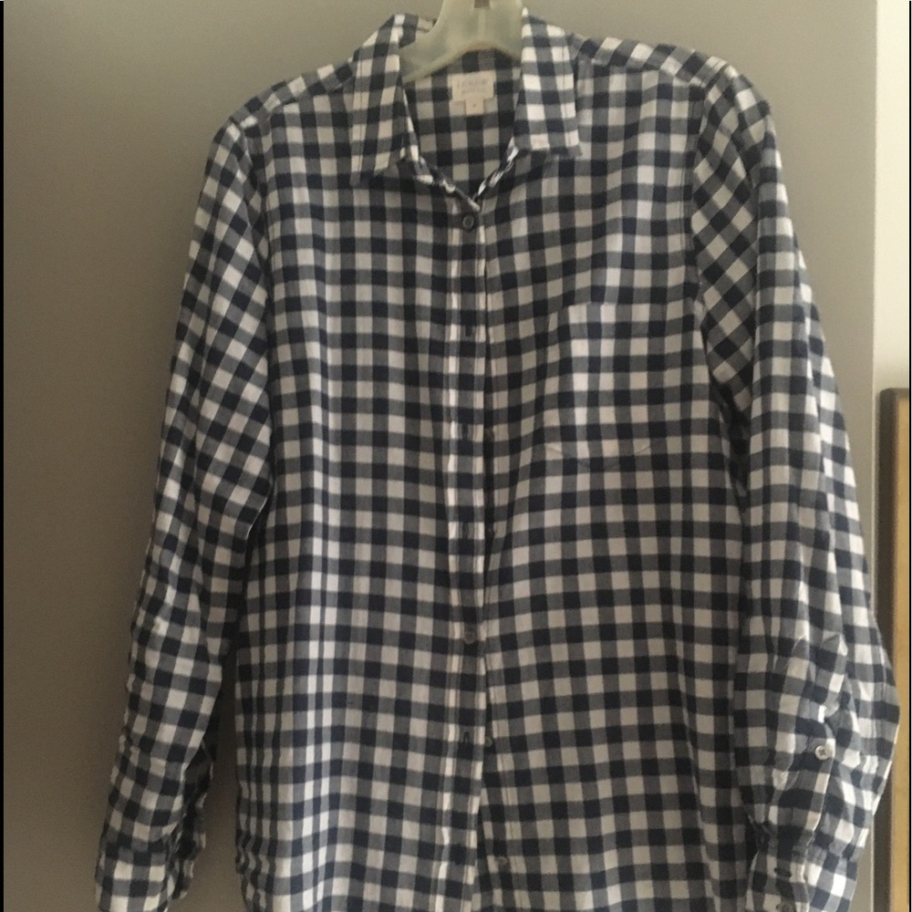 Navy/white checkered blouse